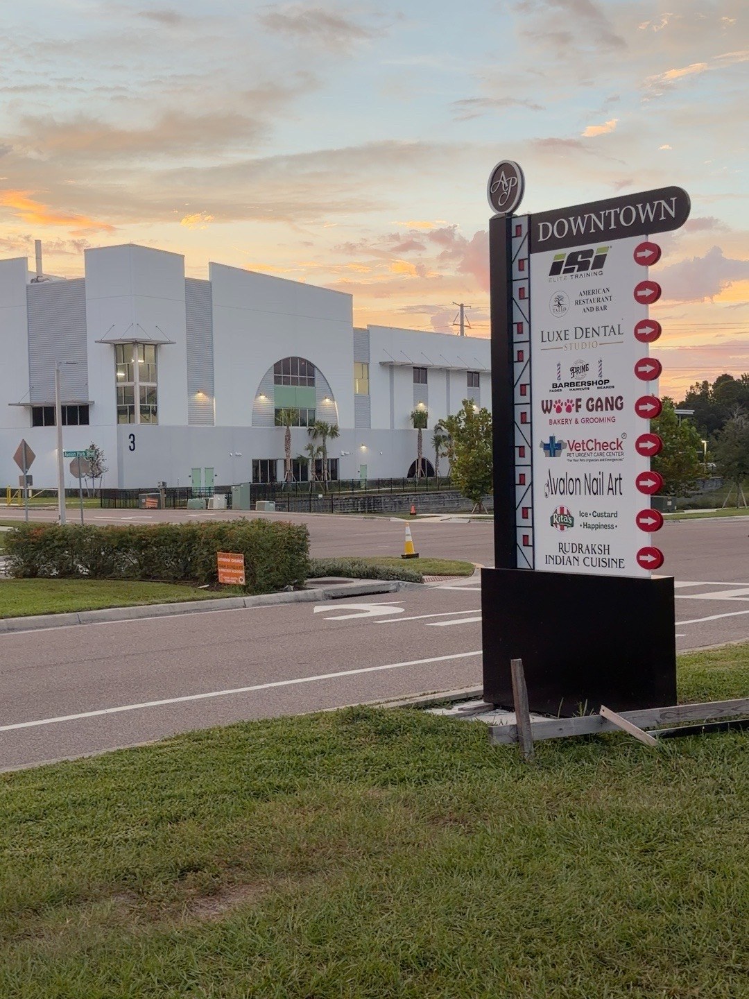 Downtown Avalon Park Is Filling In With Shops, Services and Restaurants